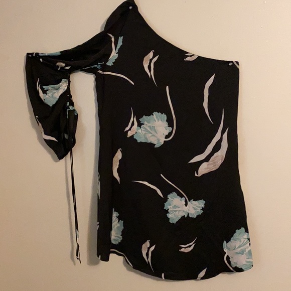 Dress - Picture 7 of 8